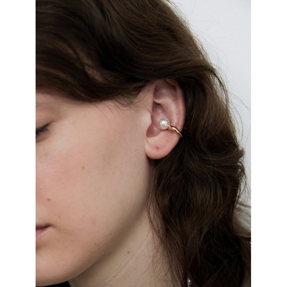 ★MIDNIGHT MOMENT.★ bumpy pearl earcuff gold