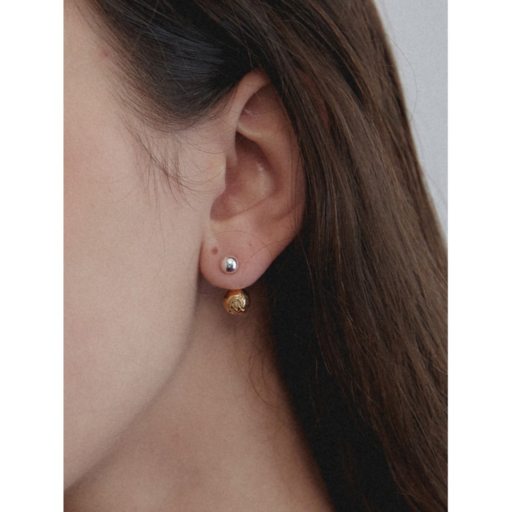 ★MIDNIGHT MOMENT.★ bumpy ear jacket earring
