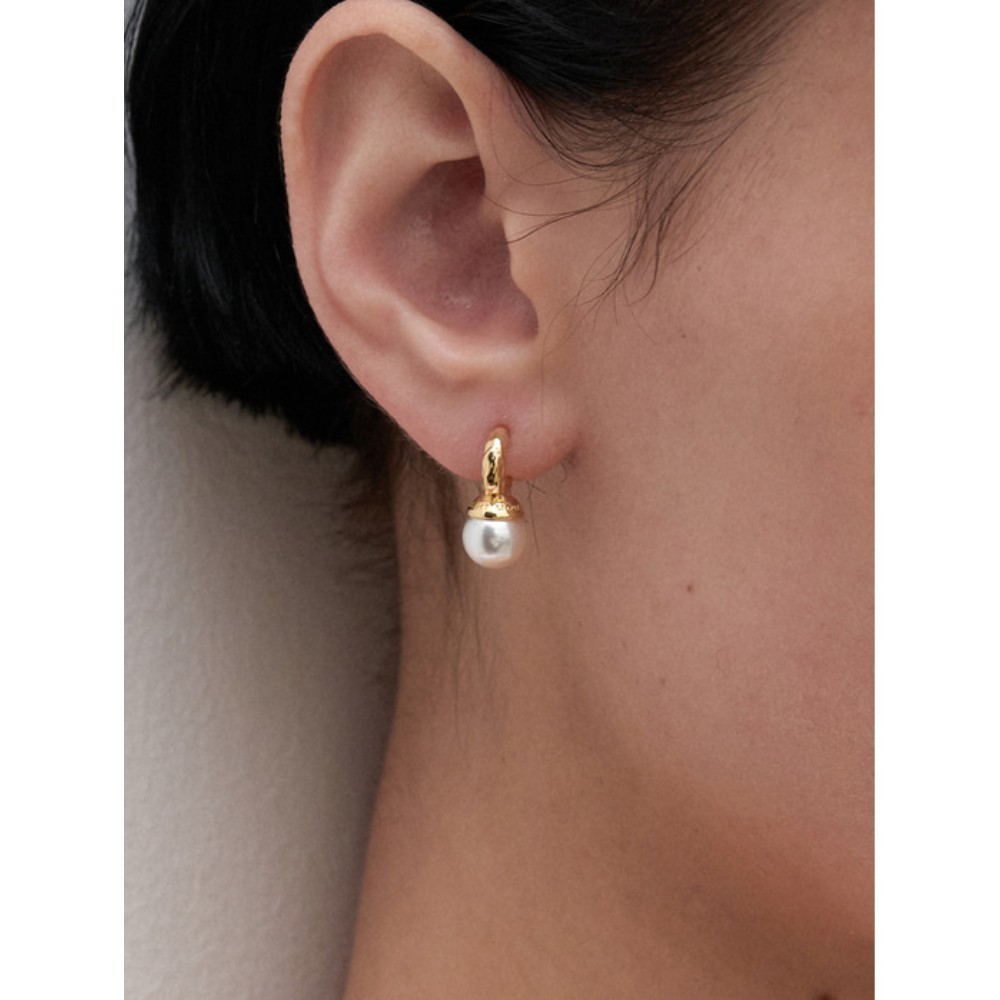 ★MIDNIGHT MOMENT.★ half hoop pearl earring gold