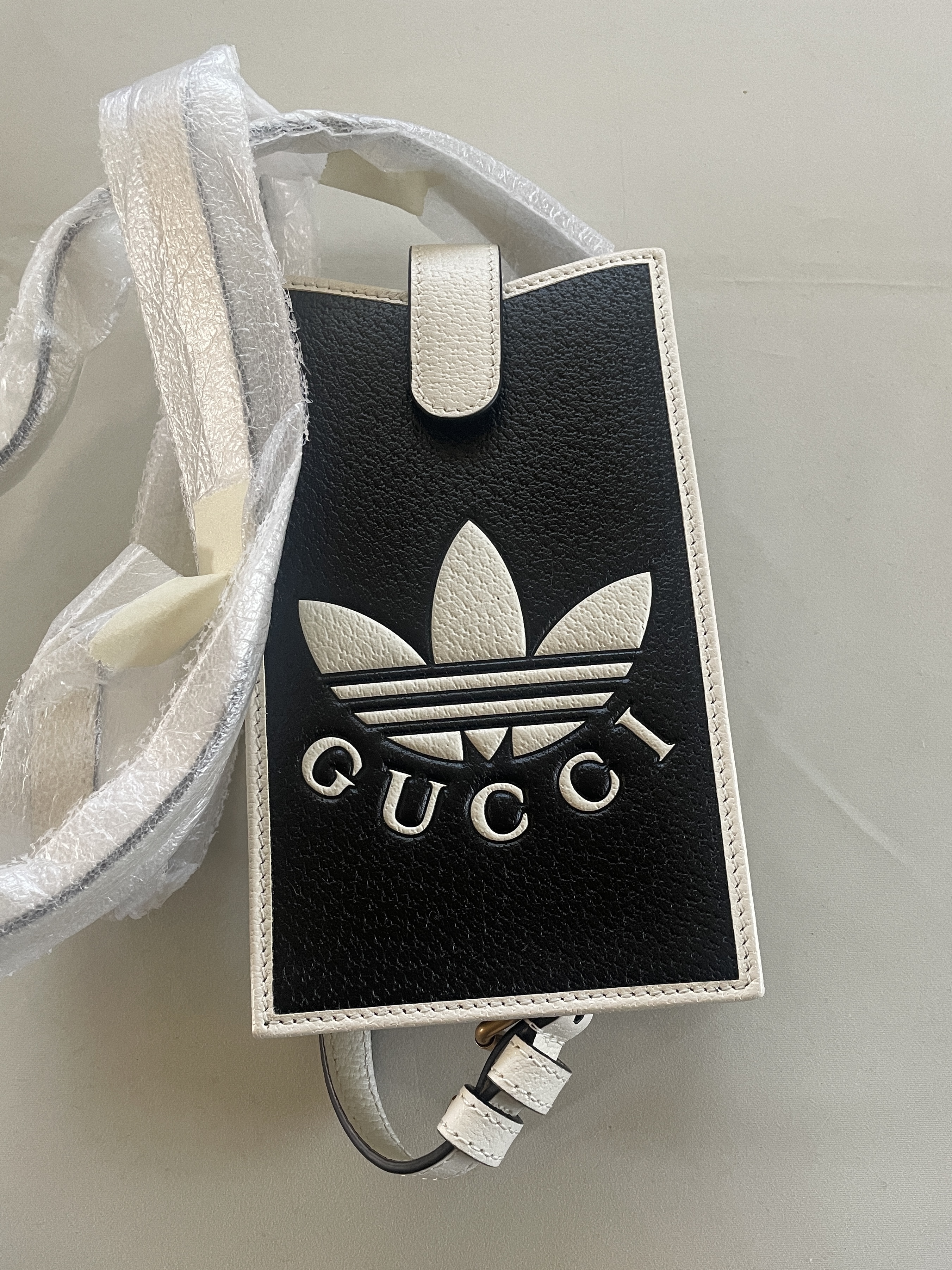 adidas × Gucci phone case ポシェット ショッパー付き