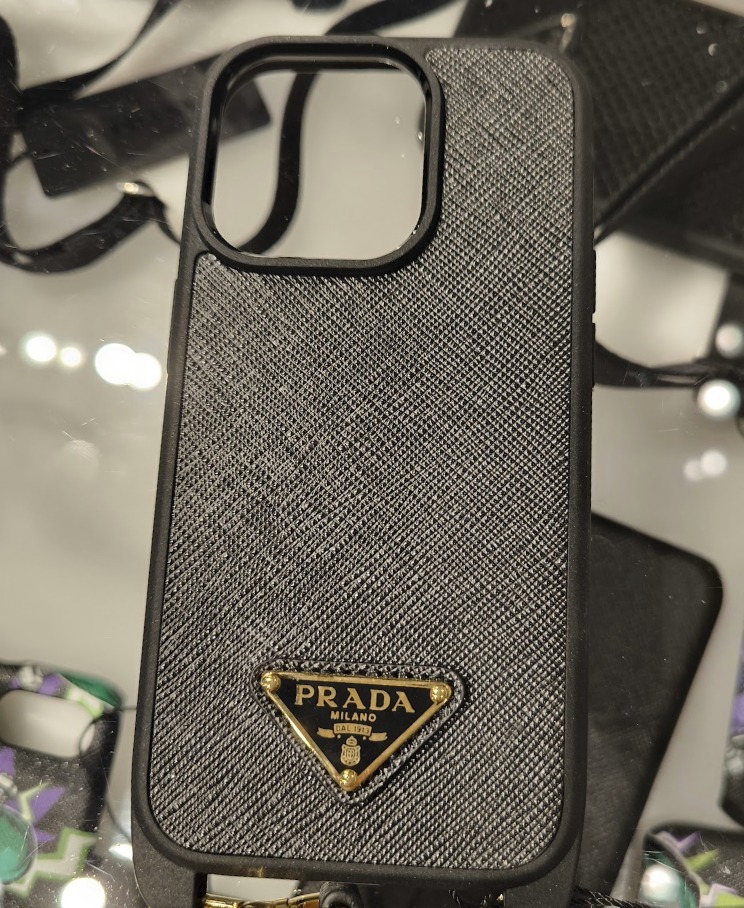 【PRADA】1ZH173 iPhone14 Pro ストラップ付きスマホケース