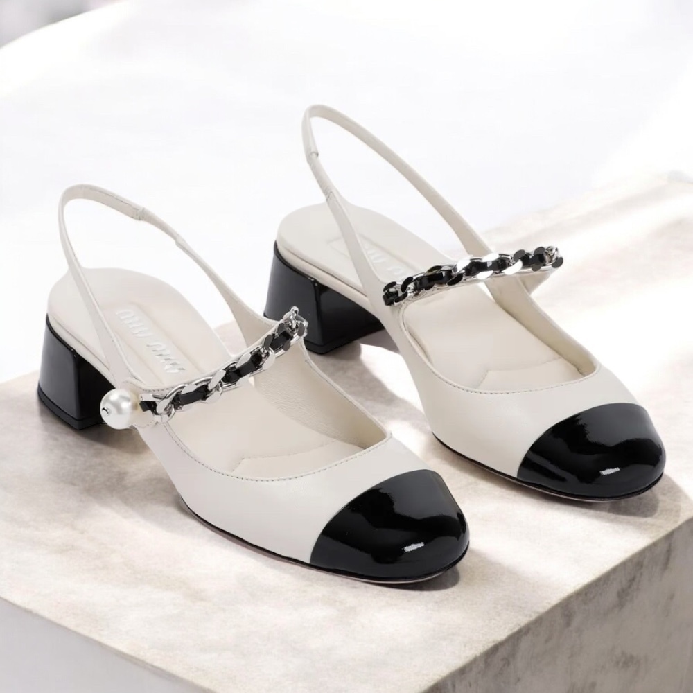 MiuMiu レザーパンプス