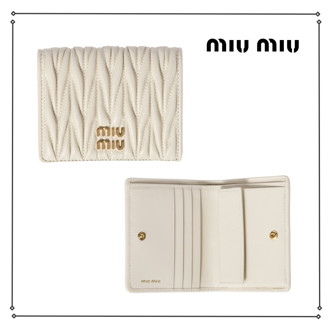 MiuMiu キルティングナッパレザーウォレット