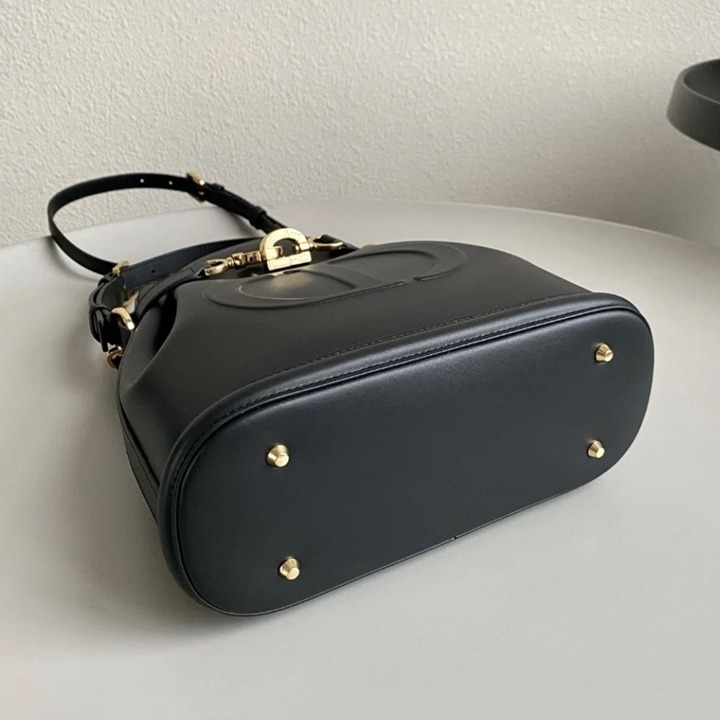 《大人気☆》Dior C'est Dior バッグ ミディアム