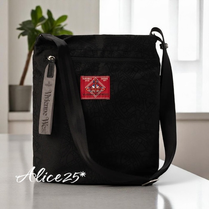 すぐ届く[Vivienne Westwood] TANGLED ORB JACQUARDボディバッグ