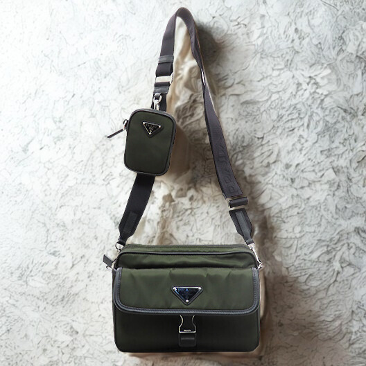 美品【プラダ】ショルダーバッグ カメラバッグ 新品級