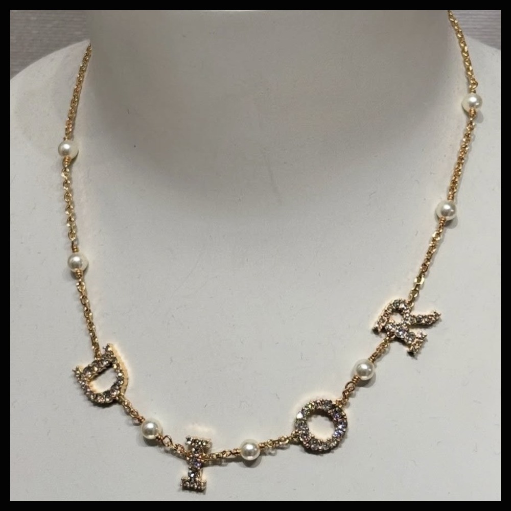 大人気商品♡Dior Dio(r)evolution ネックレス