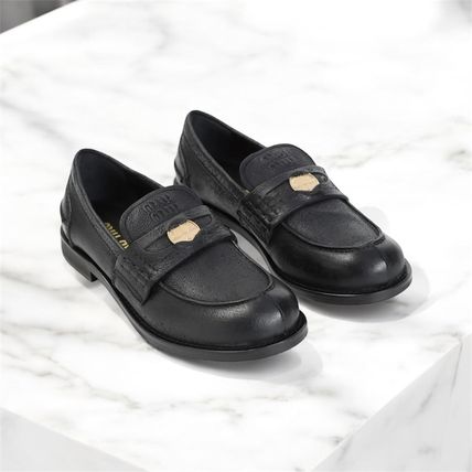 ブラウン 色褪せ加工 ライニングなし スエード ローファー | Miu Miu