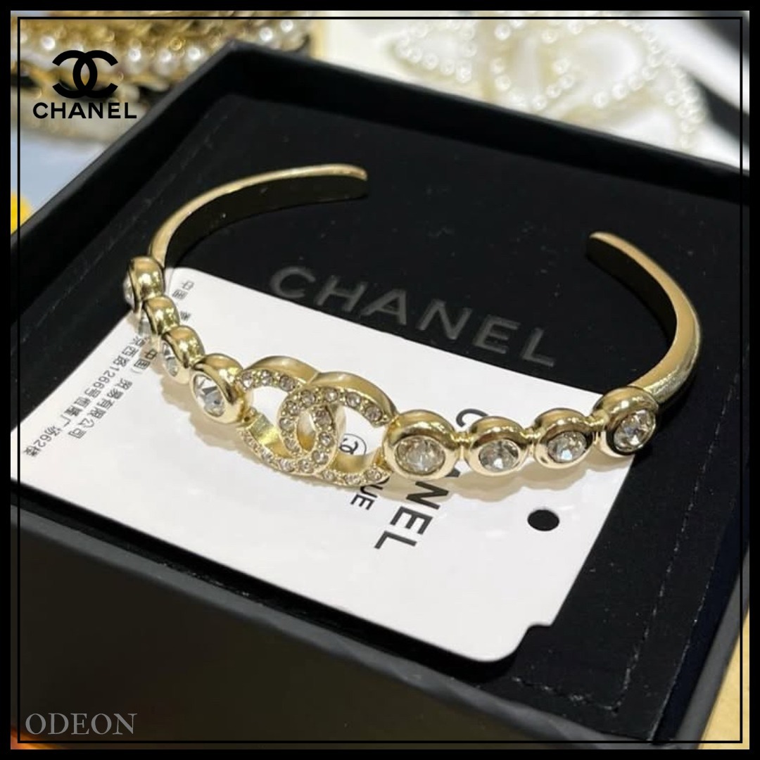 *手元に輝く*【CHANEL】 バングル