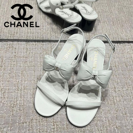 ホワイト（白）系 23.5cm CHANEL(シャネル) サンダル・ミュール