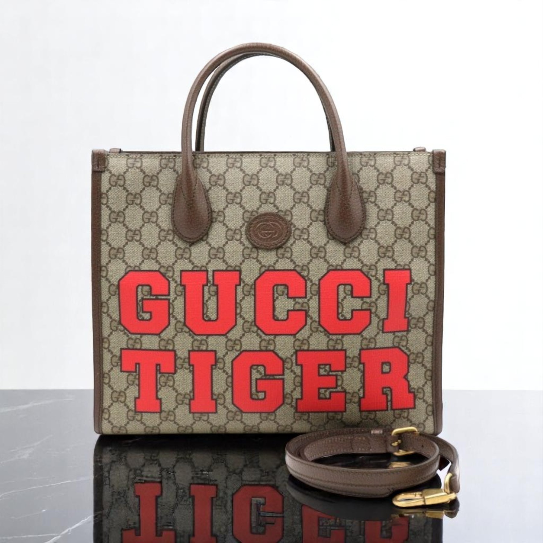 《GUCCI》GGスプリーム タイガートートバッグ 中古 美品