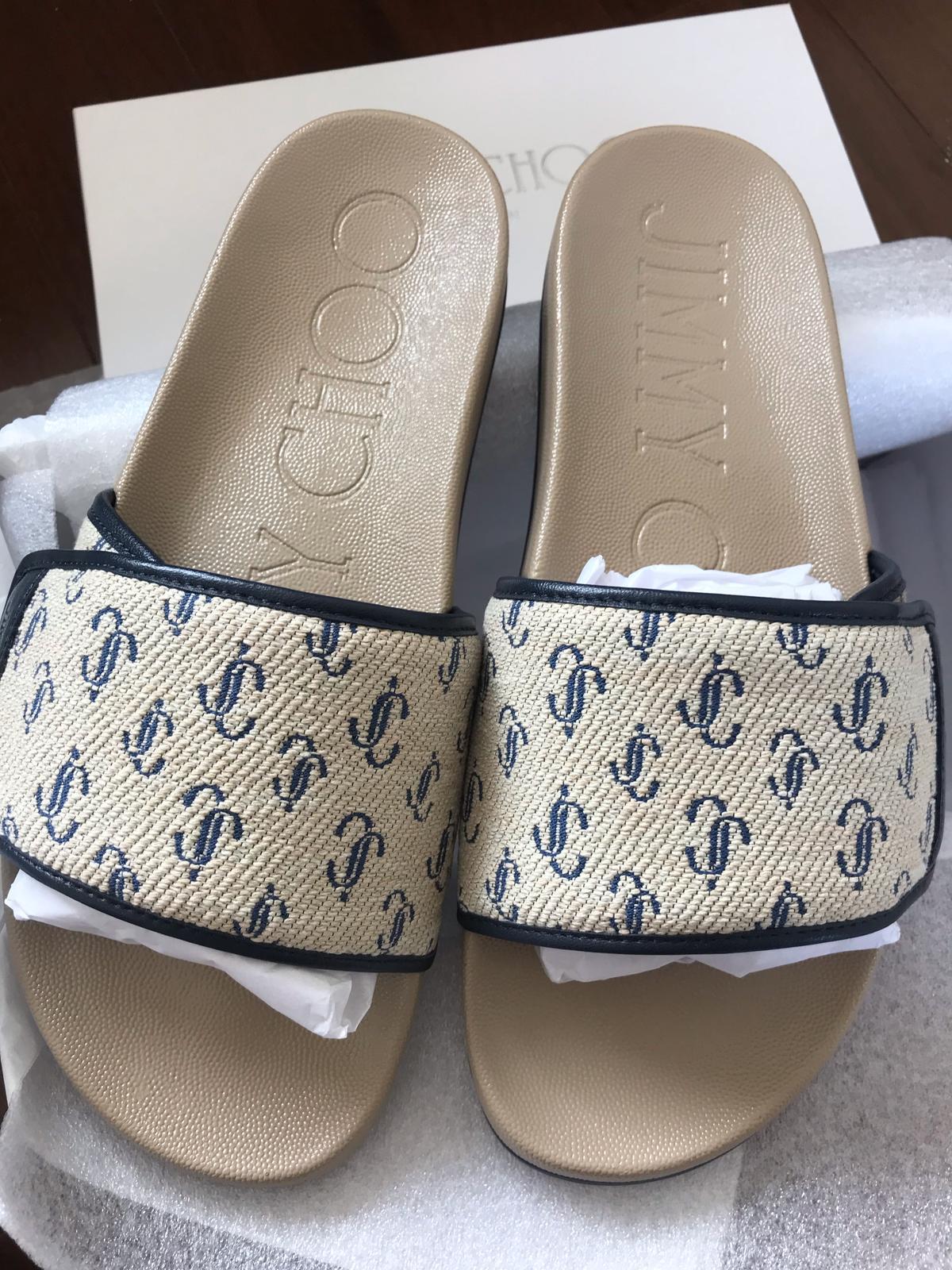 JIMMY CHOO《国内送》JCロゴ入りサンダル FITZ ネイビー