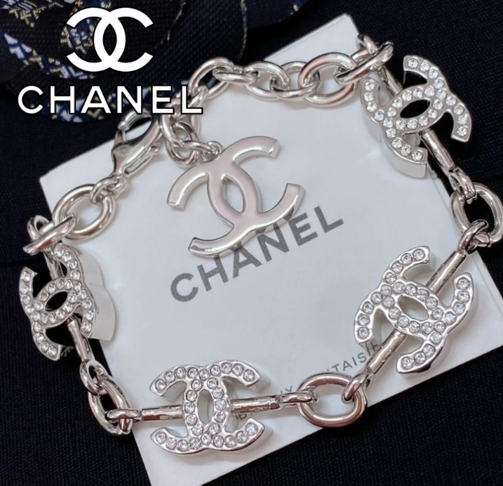 《CHANEL》ブレスレット CCロゴ シルバー ストラス