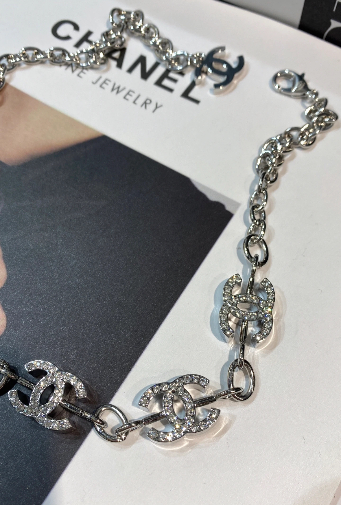 《CHANEL》チョーカー ネックレス CCロゴ シルバー ストラス