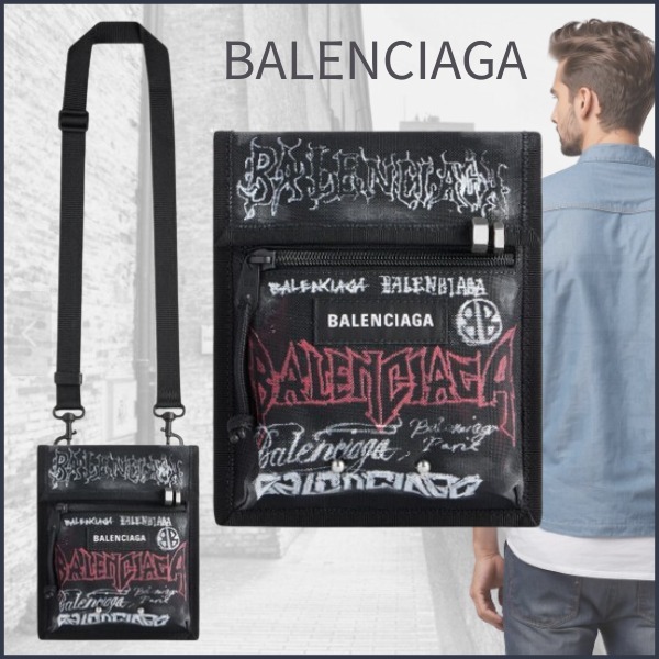 *BALENCIAGA*バレンシアガ ストラップ付きスモールポーチ