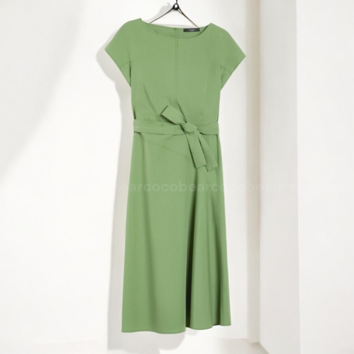 ☆WEEKEND MaxMara☆ ベルト付きポプリンドレス MAGMA
