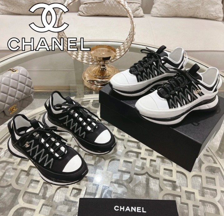 《CHANEL》スポーティ スニーカー CCロゴ ブラック ホワイト