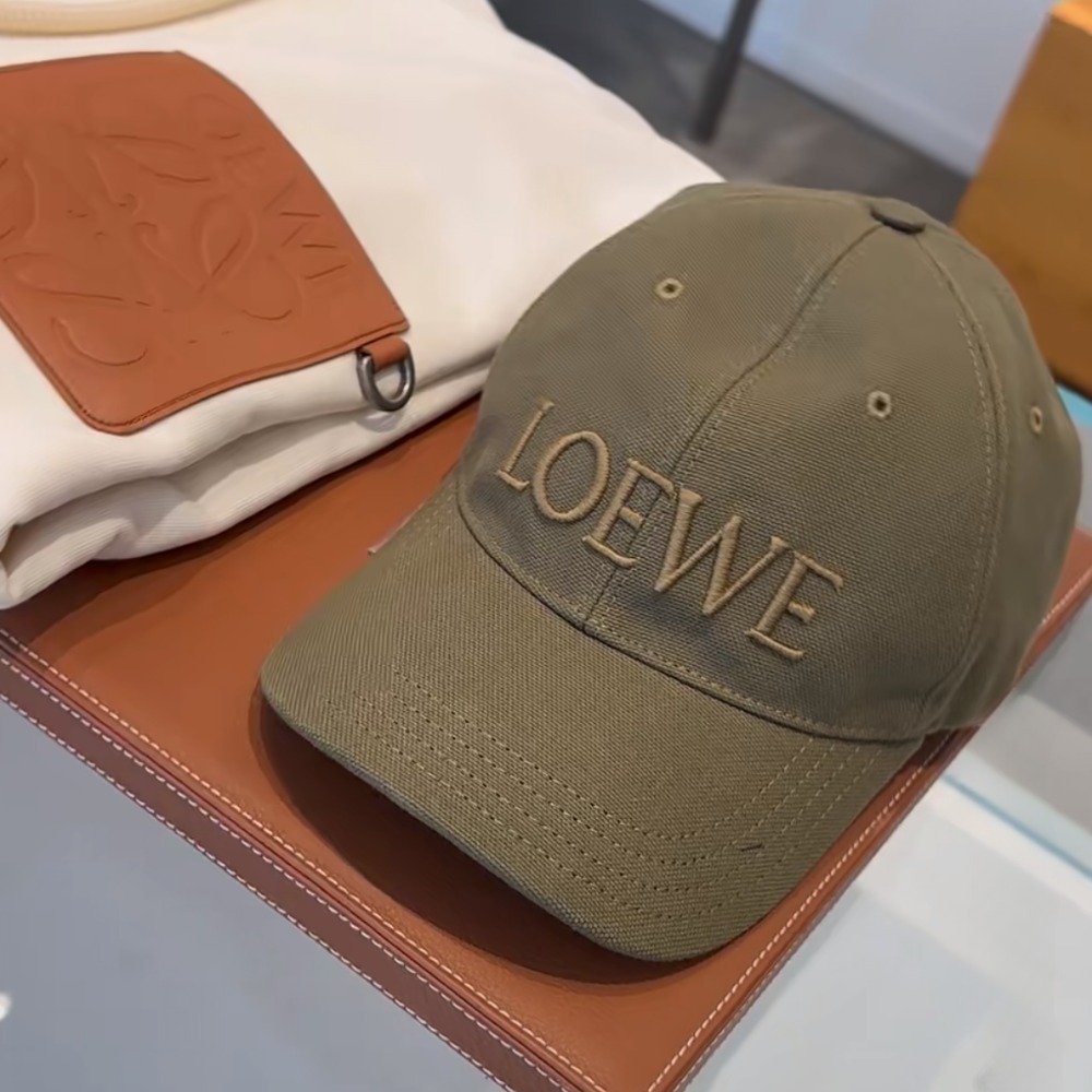 《ラグジュアリー漂う》【LOEWE】ロエベ キャンバス キャップ