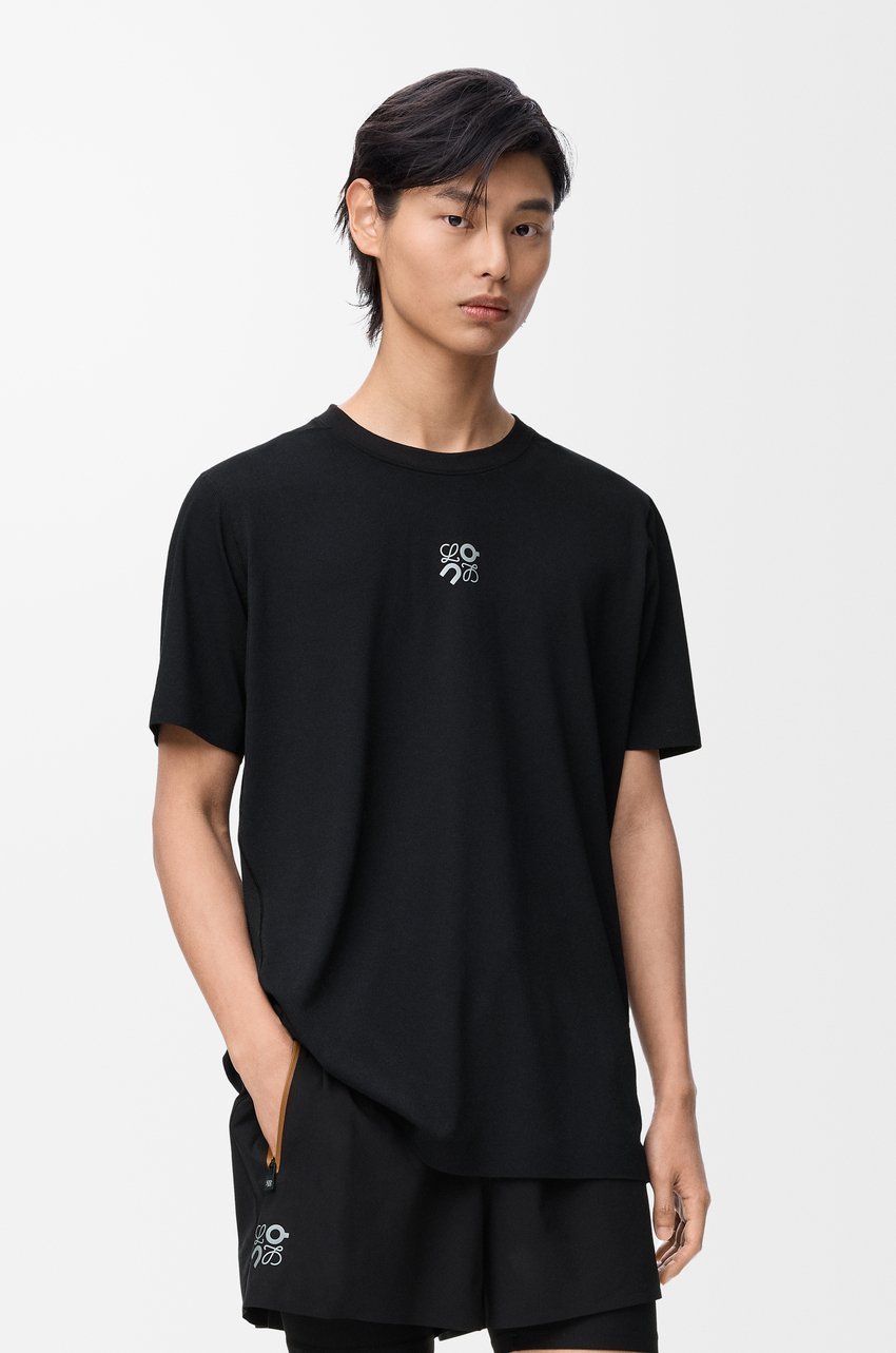 《大人気コラボ》【LOEWE×ON】アクティブTシャツ