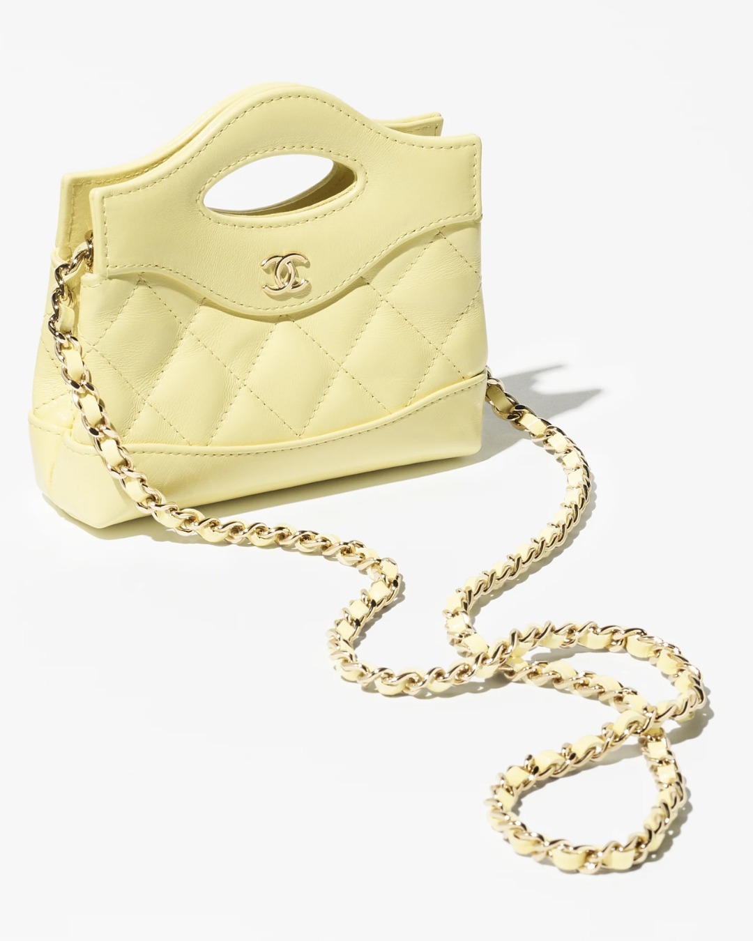 《CHANEL》チェーン クラッチ バッグ ラムスキン ライトイエロー