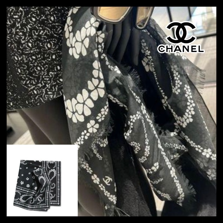 《サラっと見せるオシャレ♥》CHANEL シルクバンダナ