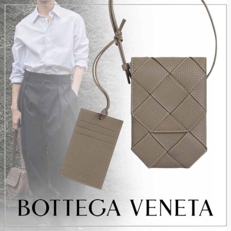 BOTTEGA VENETA◆シボ革 スマホショルダー カードホルダー付き