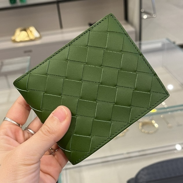 直営店☆BOTTEGA VENETA☆ INTRECCIATO 二つ折りウォレット