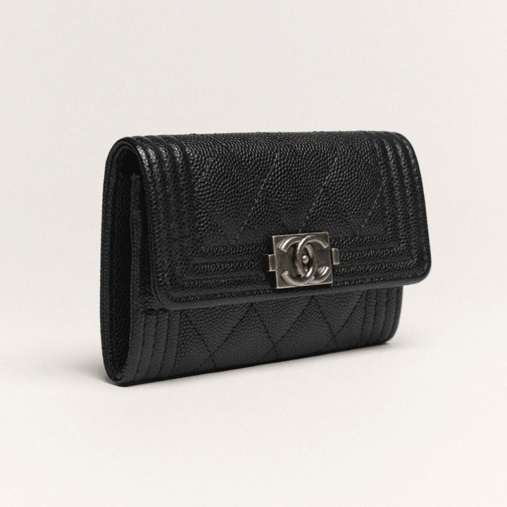 《ミニマルな美学》CHANEL BOY CHANEL フラップ カードケース