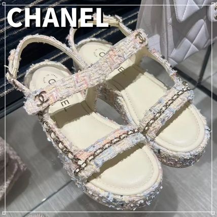 【白×チェーンがお洒落★CHANEL】厚底マトラッセサンダル チェーン CHANEL(シャネル) サンダル・ミュール(レディース