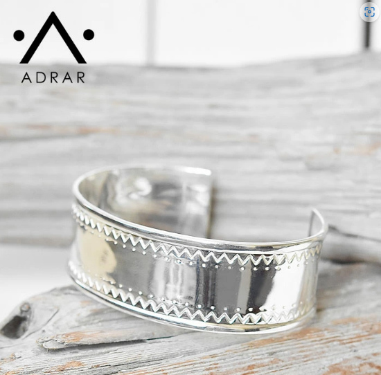 ≪ADRAR≫プレートシルバー バングル カフ ネイティブジュエリー