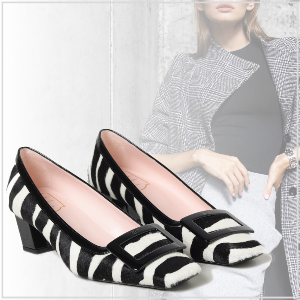 華やぐ足元【Roger Vivier】カーフスキン パンプス