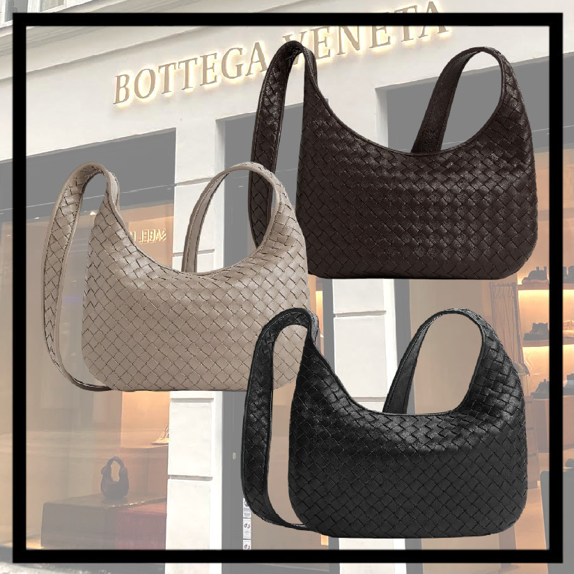 お洒落な BOTTEGA VENETA スモール ヴェネト クロスボディバッグ