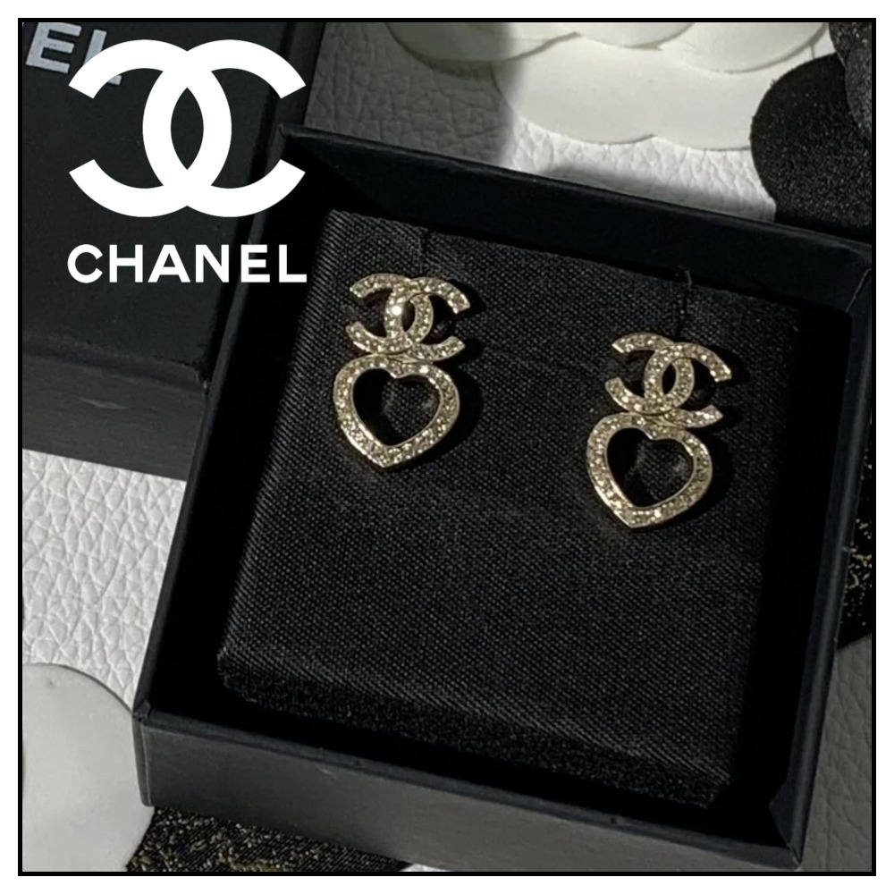キラキラが可愛い♡CHANEL シャネル ロゴ ハート ピアス