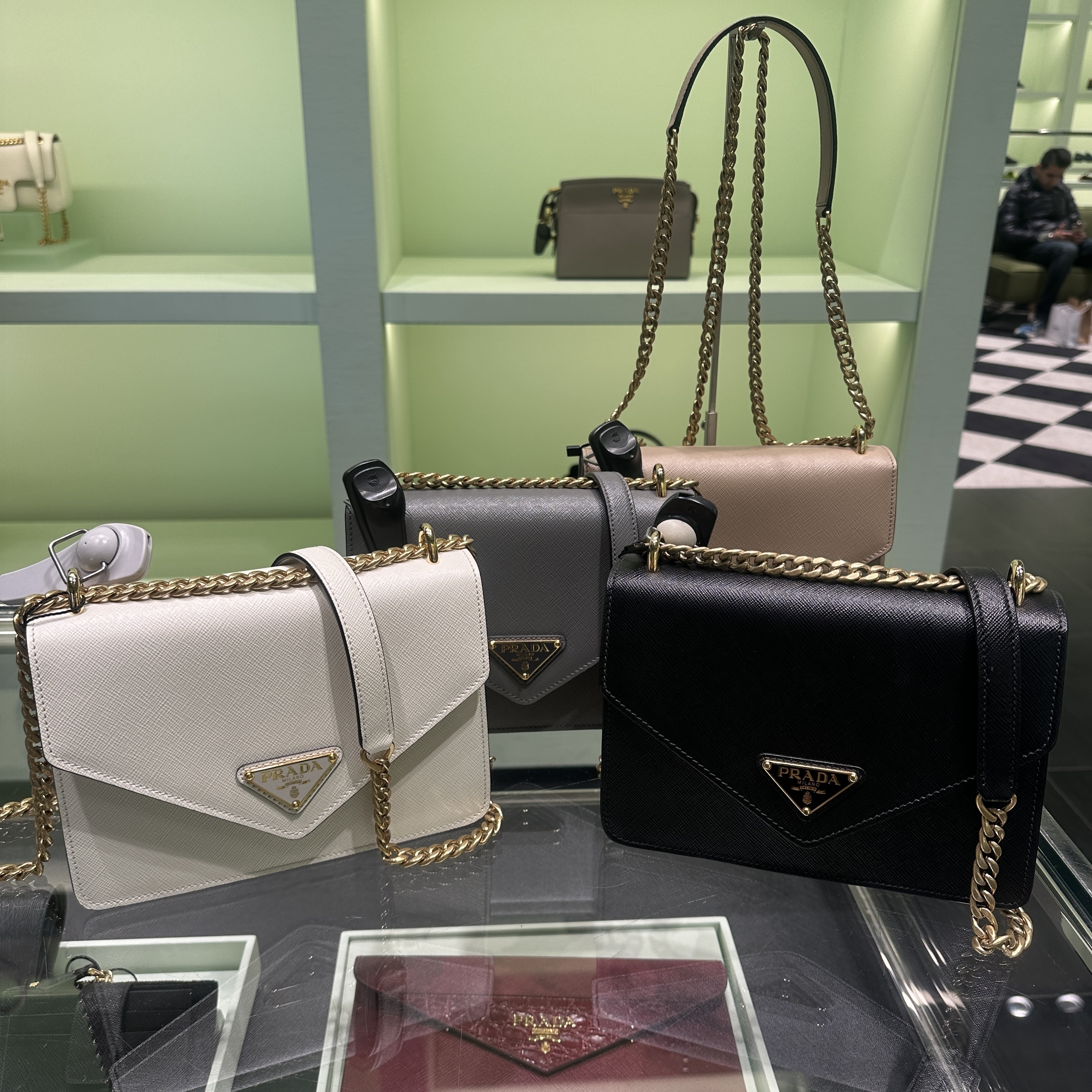 【VIPセール】PRADA プラダ 限定数量セール！バッグ 1BD200