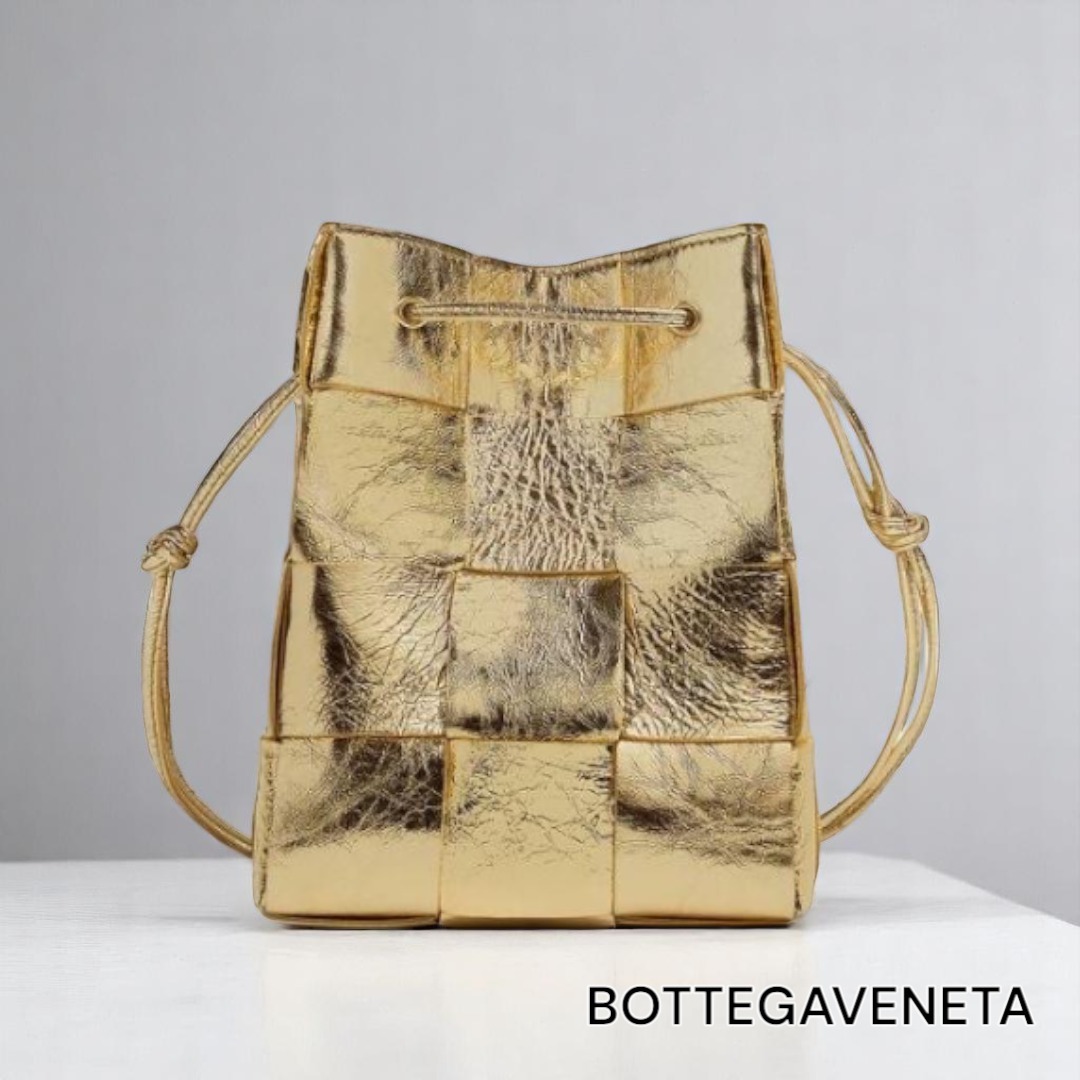 ●BOTTEGAVENETA ●ボッテガヴェネタ Bucket Cassette