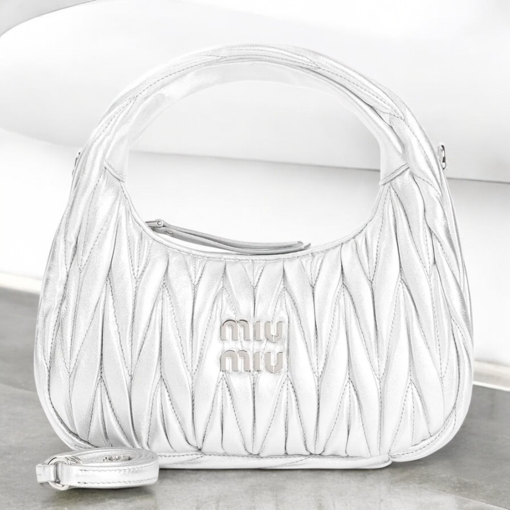 MiuMiu Wander マテラッセ ホーボー バッグ