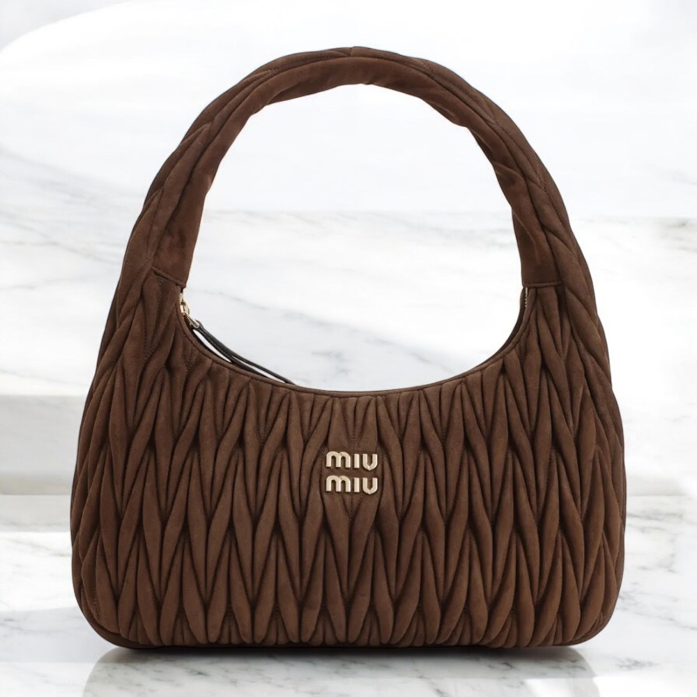 MiuMiu ワンダー マテラッセスエード バッグ