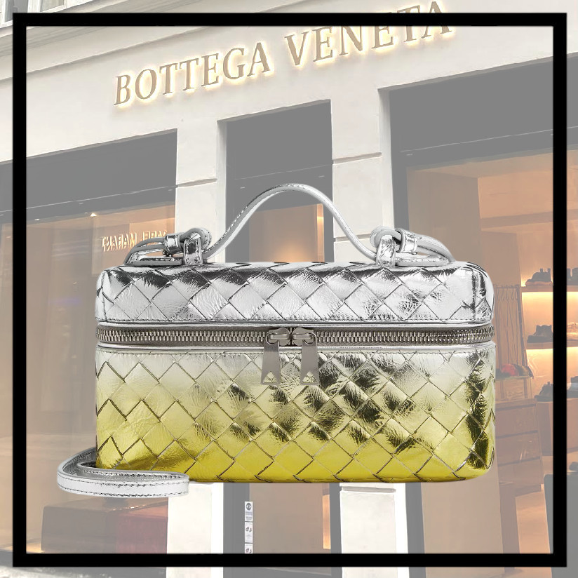 煌びやかなシルバー バニティーケース BOTTEGA VENETA バン バン