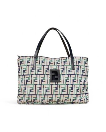 ホワイト（白）系 FENDI(フェンディ) トートバッグ(レディース