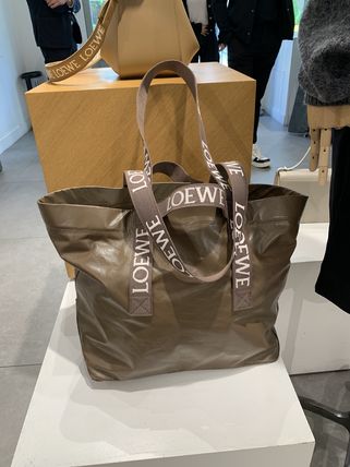 A4サイズ収納可 LOEWE(ロエベ) バッグ・カバン(レディース