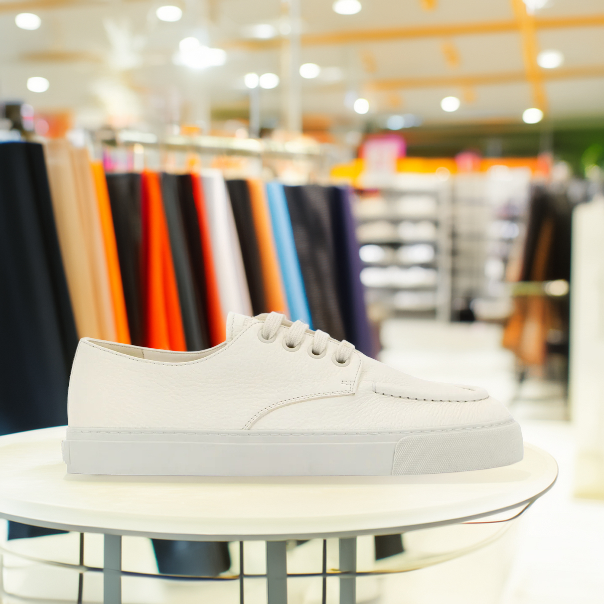 ◆送料・関税込み◆PRADA アイボリー レザースニーカー