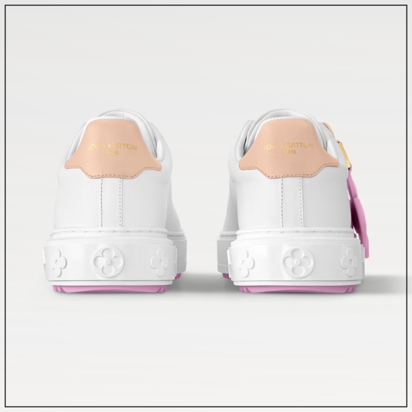 《チャームがかわいい》Louis Vuitton スニーカー フラワー
