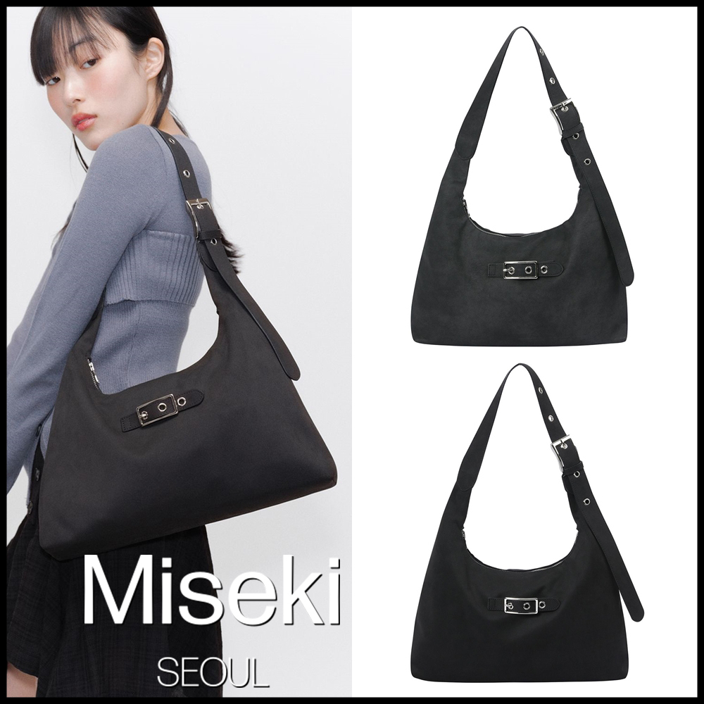 MISEKI SEOUL ■ Belted flat shoulder bag
