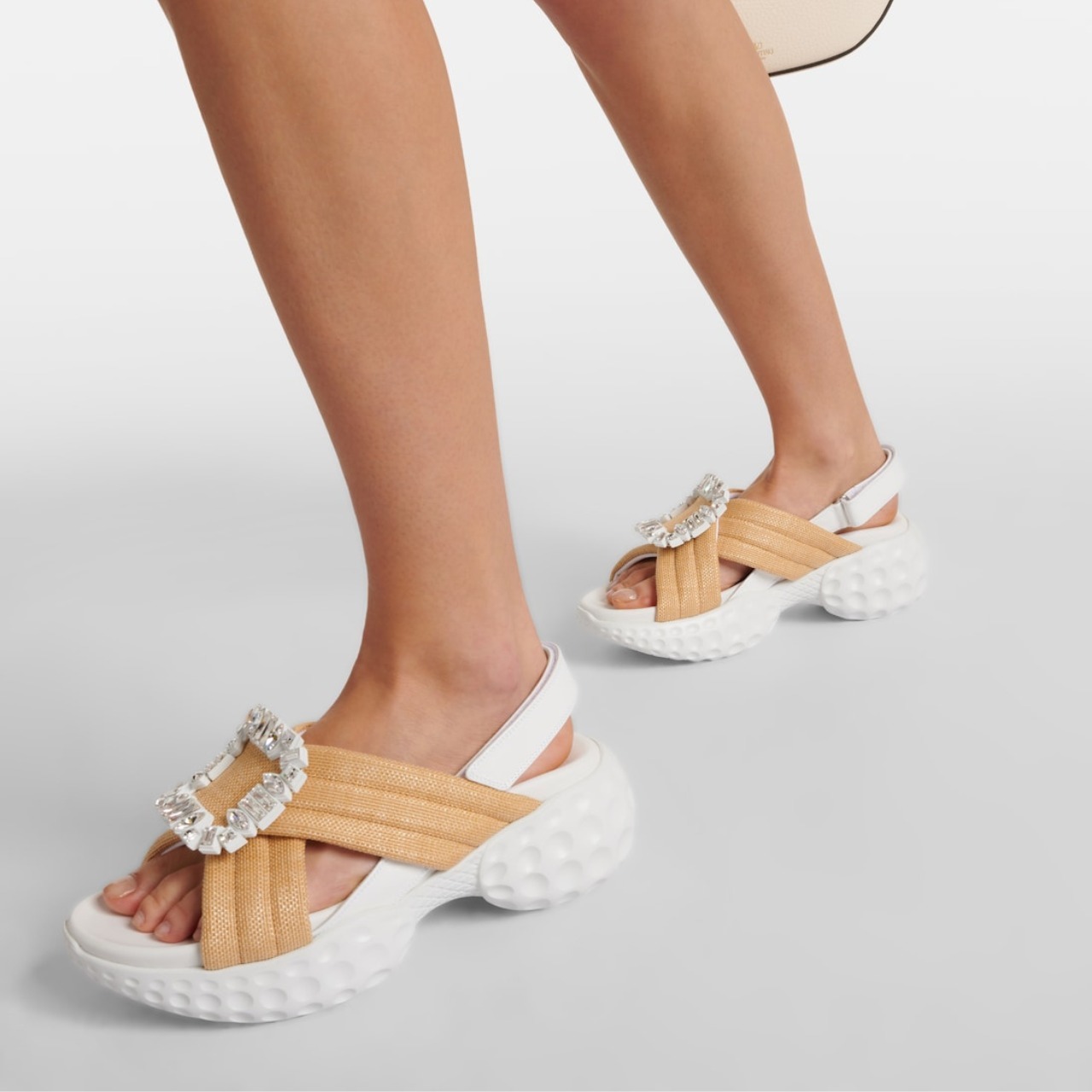 Roger Vivier Viv' Run ライト ストラス バックル サンダル