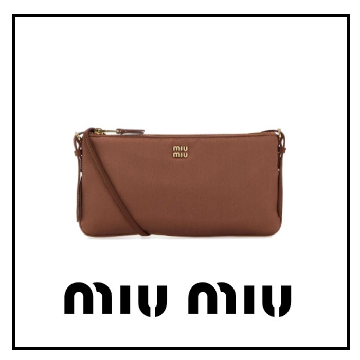 【新season】MIUMIU ロゴレタリング ジップポーチ ポシェット
