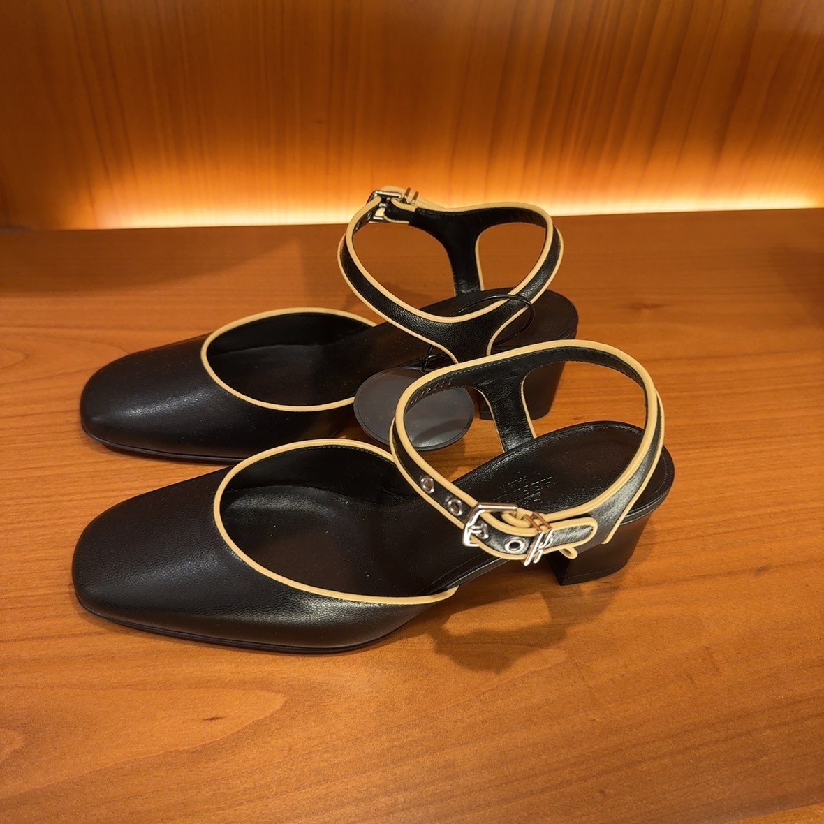 関税込 HERMES | Kamilla 60 pump