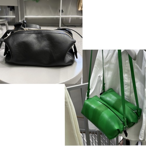 “ARKET” ボクシークロスボディレザーBAG