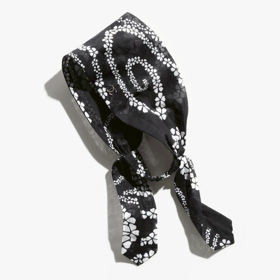 【コーデのアクセントに♪】CHANEL《ヘアバンド》