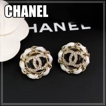 【ギフトなどにおすすめ！】CHANEL ピアス