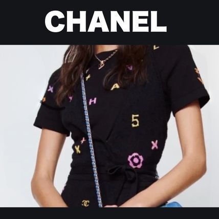 《25S 文字を散りばめたデザインが可愛い！》CHANEL Tシャツ
